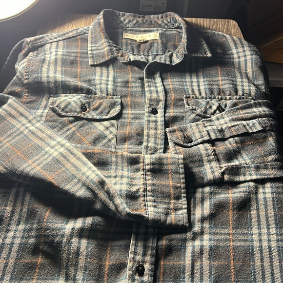 Ezekiel Mens Plaid Button Up Flannel Shirt Color Blue/White Size Large - Picture 1 of 4